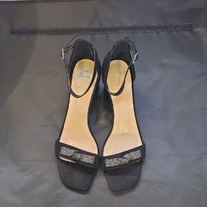 BRAND NEW JONES NEW YORK  ANKLE STRAP  HEEL with  SPARKLE BOW SANDAL